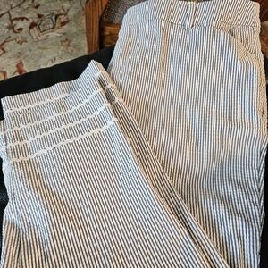 CHARTER CLUB, Y2K Womens Newport slim crop searsucker pants. Gray/white. SIZE 12